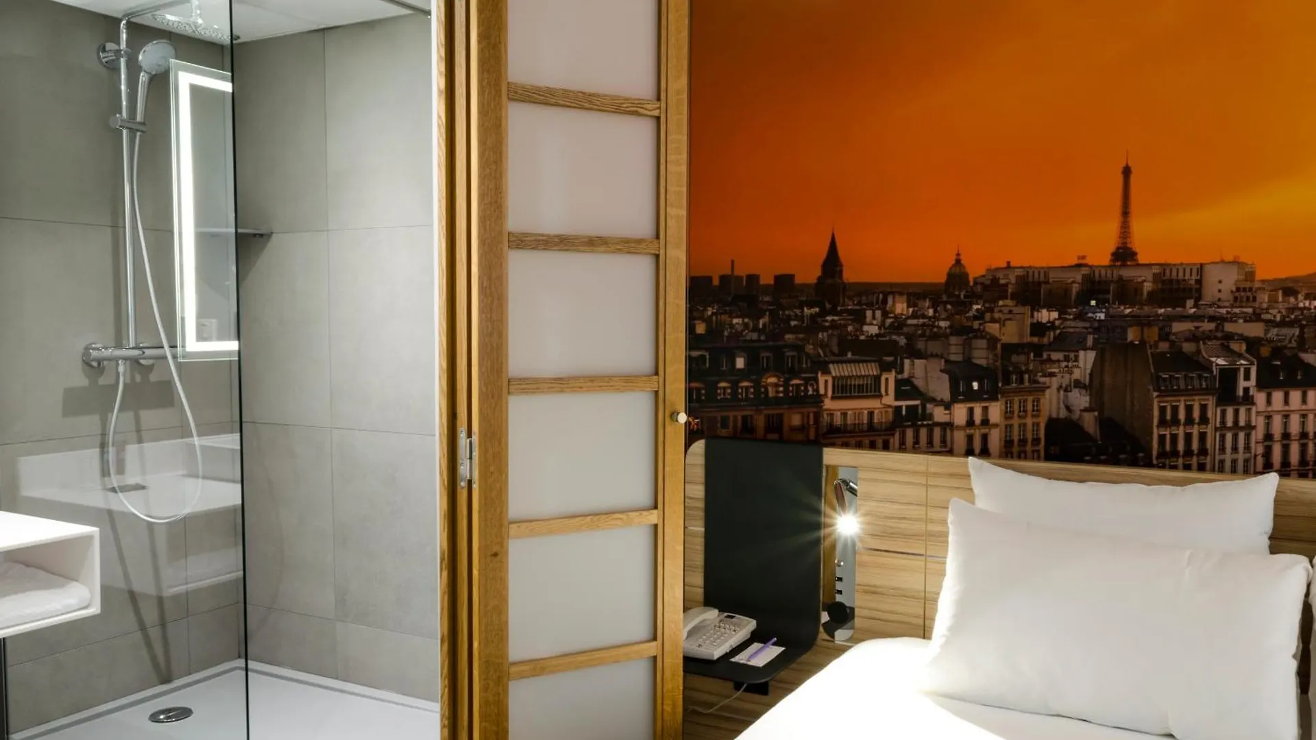 Novotel 14 Porte D'orleans Hotel 4*