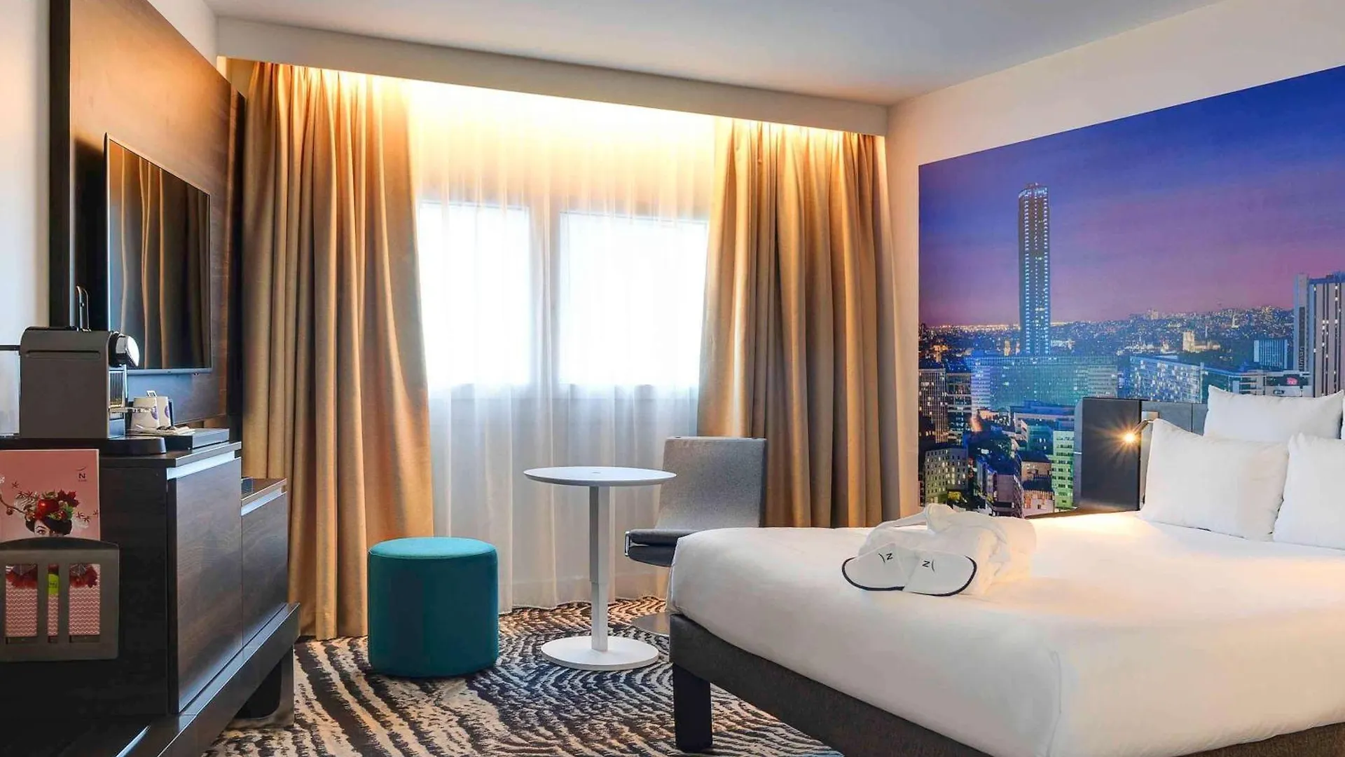 Novotel 14 Porte D'orleans Hotel 4*